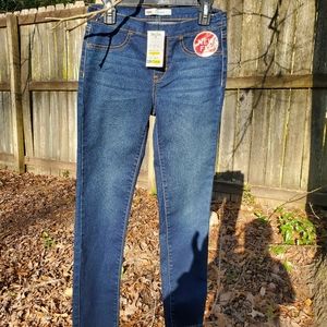 New girls Levi jeans